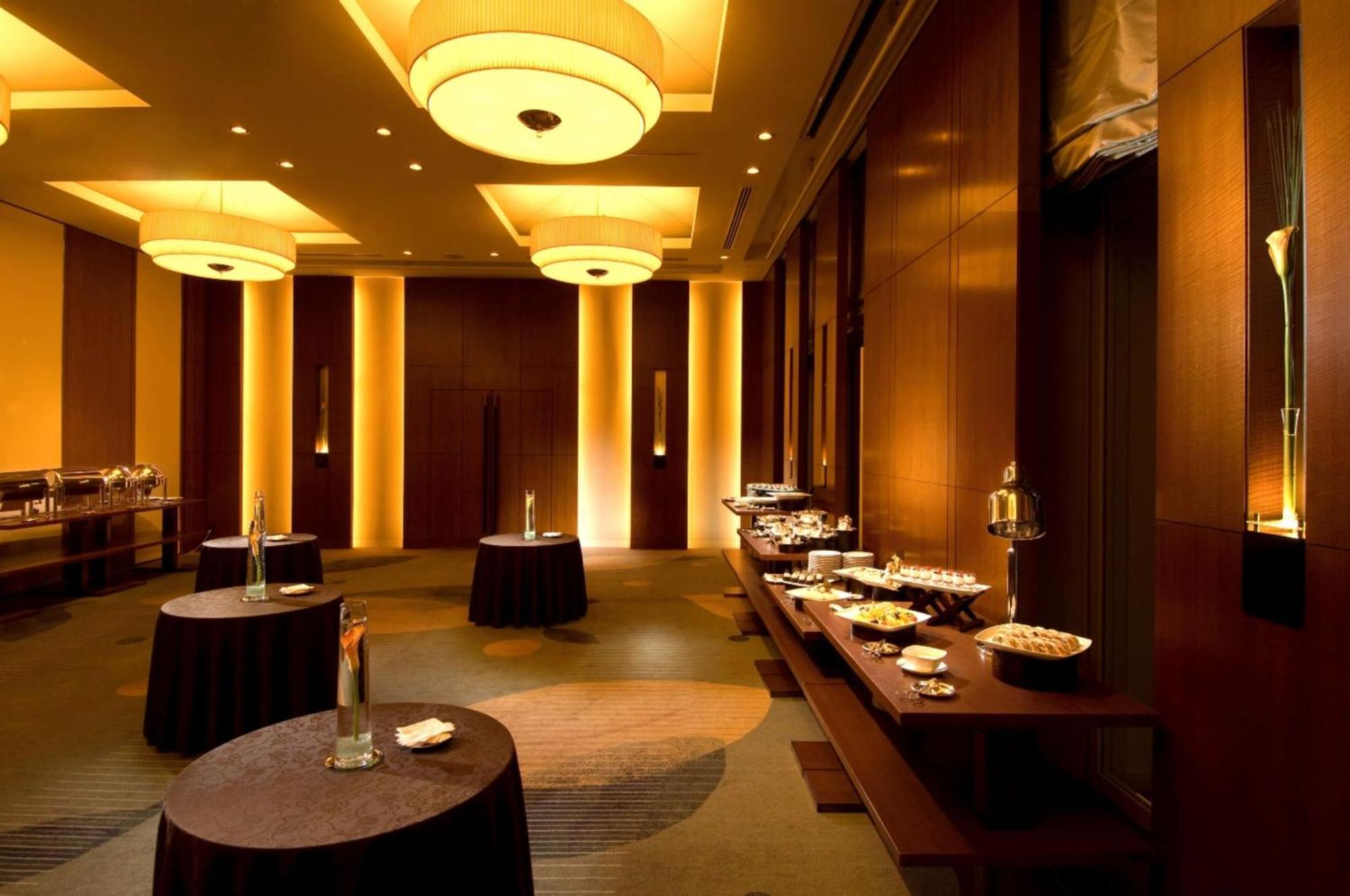 Conrad Tokyo Hotel Exterior foto
